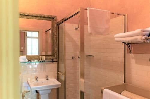 Two-Bedroom Apartment - George Lowe Esquire