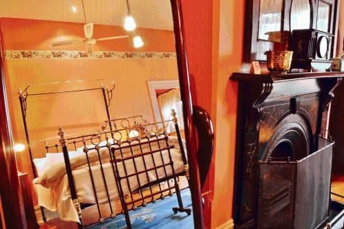 Two-Bedroom Apartment - George Lowe Esquire