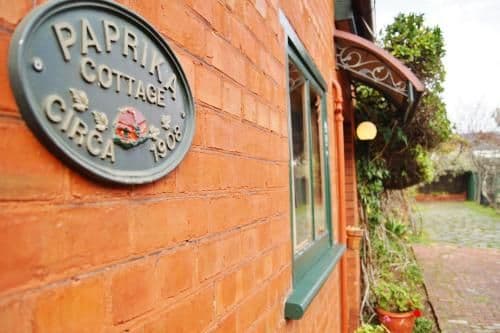 Two-Bedroom Cottage with Spa Bath - Paprika