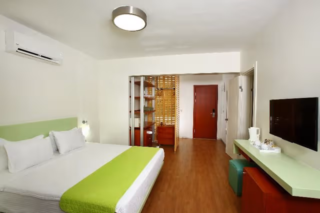 FAMILY ROOM CONNECTING ROOM