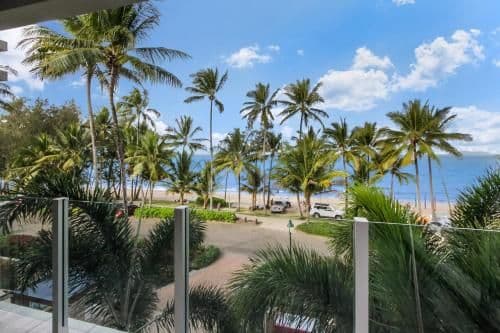 9|3 Bedroom Luxury Beachfront Apartment