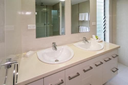 9|3 Bedroom Luxury Beachfront Apartment