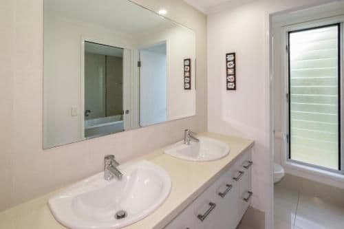 9|3 Bedroom Luxury Beachfront Apartment