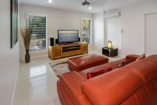 9|3 Bedroom Luxury Beachfront Apartment