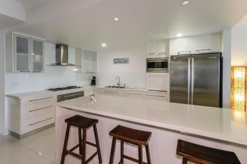 9|3 Bedroom Luxury Beachfront Apartment