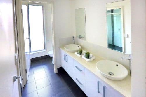 12|3 Bedroom Luxury Beachfront Apartment