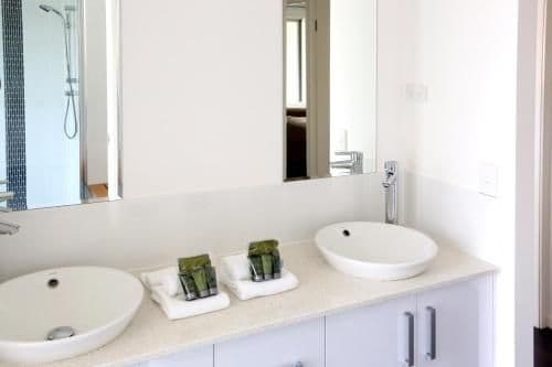 12|3 Bedroom Luxury Beachfront Apartment