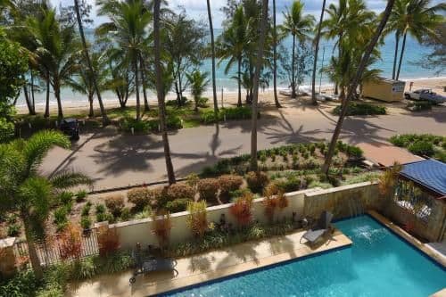 12|3 Bedroom Luxury Beachfront Apartment