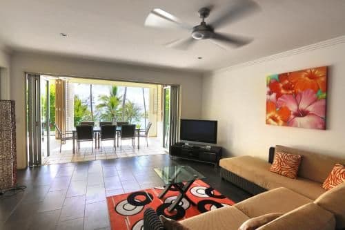 12|3 Bedroom Luxury Beachfront Apartment