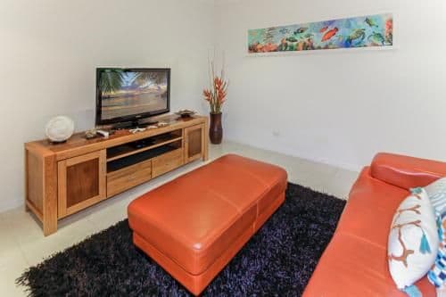 10|3 Bedroom Luxury Beachfront Apartment