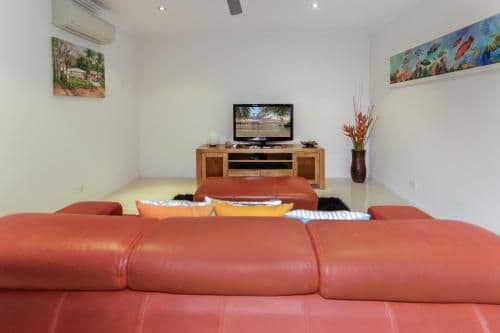 10|3 Bedroom Luxury Beachfront Apartment