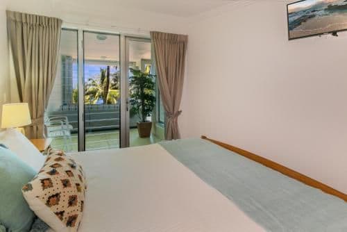 10|3 Bedroom Luxury Beachfront Apartment