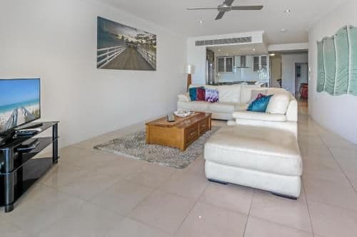 10|3 Bedroom Luxury Beachfront Apartment
