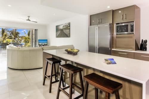10|3 Bedroom Luxury Beachfront Apartment
