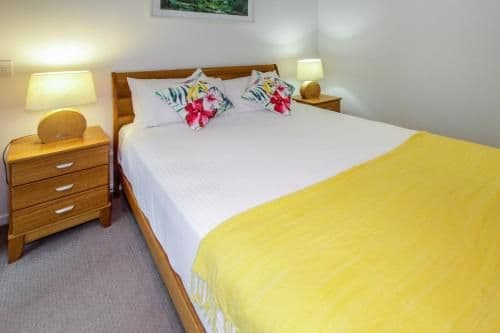 10|3 Bedroom Luxury Beachfront Apartment