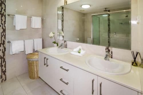 10|3 Bedroom Luxury Beachfront Apartment