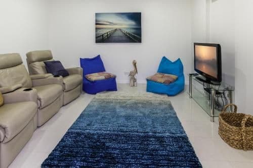 7|3 Bedroom Luxury Beachfront Apartment