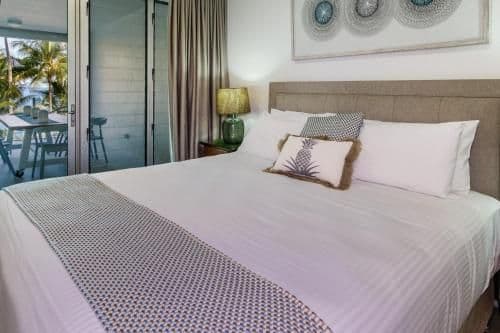 7|3 Bedroom Luxury Beachfront Apartment