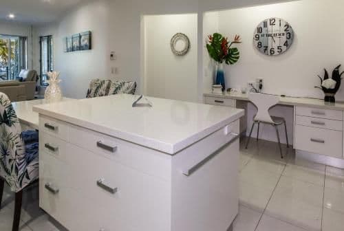 7|3 Bedroom Luxury Beachfront Apartment