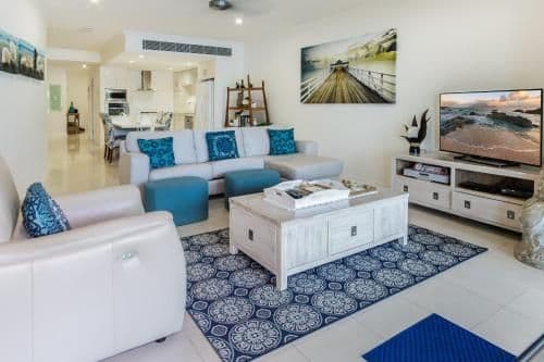 7|3 Bedroom Luxury Beachfront Apartment