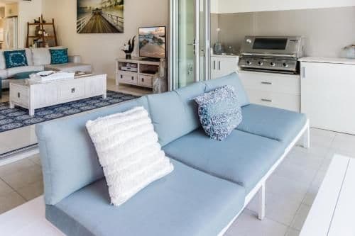 7|3 Bedroom Luxury Beachfront Apartment