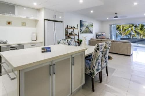 7|3 Bedroom Luxury Beachfront Apartment