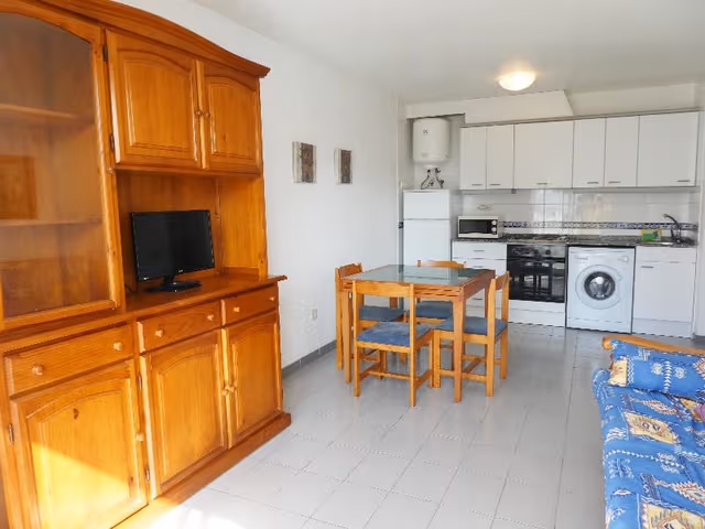 APARTMENT CAPACITY 6 TWO BEDROOMS