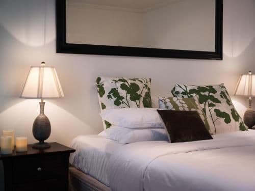 Oak One-Bedroom Studio