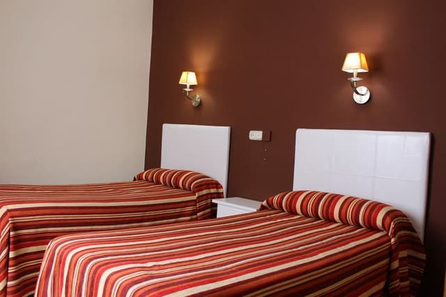 DOUBLE TWO BEDS