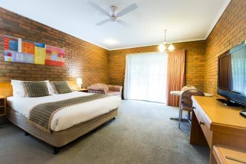 Queen Room with Spa Bath