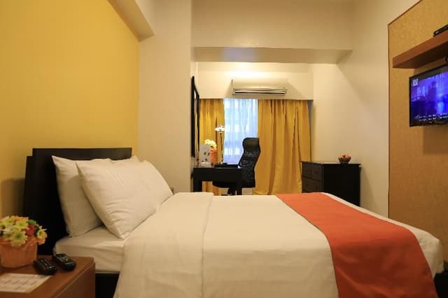 DOUBLE DELUXE ONE BEDROOM