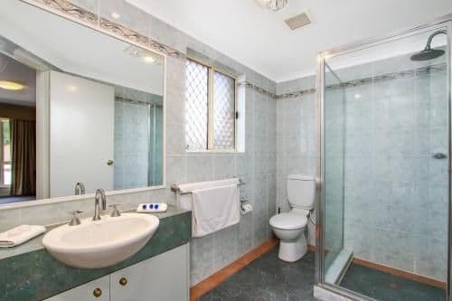 Executive Queen Room with Spa Bath