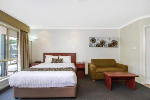Executive Queen Room with Spa Bath