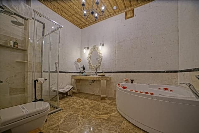 SUITE KING SIZE BED