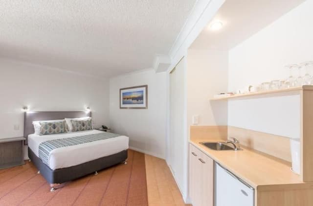 DOUBLE QUEEN SIZE BED
