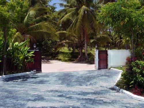 Villa with Garden View