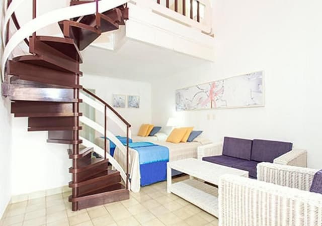 TRIPLE DUPLEX