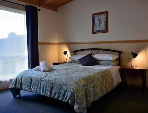 Deluxe Two-Bedroom Cottage with Spa Bath