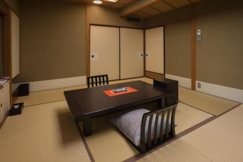 Japanese-Style Economy Room