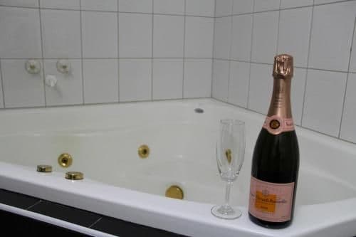 ADULTS ONLY - Spa Room with Private Patio