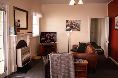 Three-Bedroom Cottage with Partial Sea View