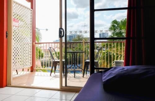 Deluxe 6-Bed Dormitory Room with Private Bathroom