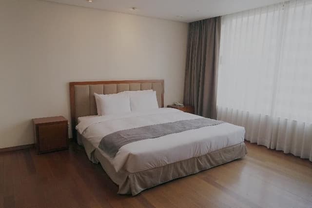 Room THREE BEDROOMS