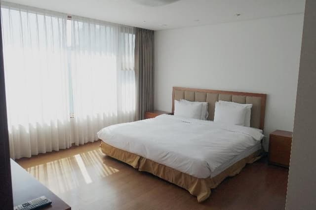 Room THREE BEDROOMS