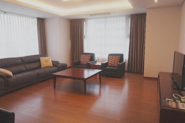 Room THREE BEDROOMS