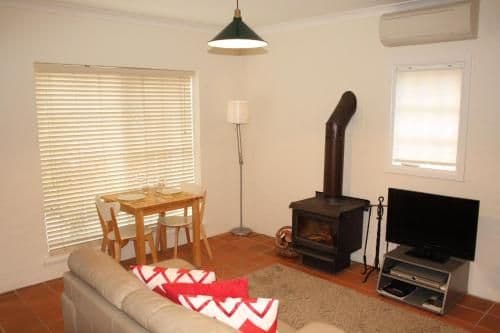 One-Bedroom Apartment - Woodsmoke