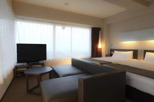 Deluxe Twin Room with Small Double Beds and Sea View - Smoking