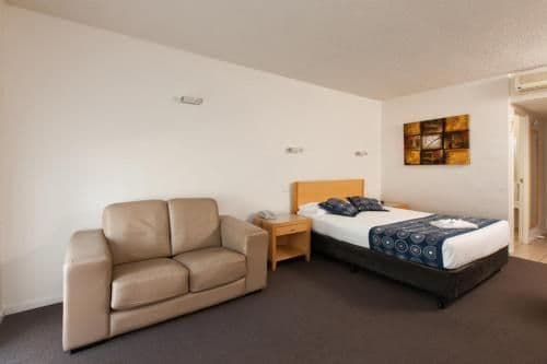 Deluxe Queen Room (Upstairs or Downstairs)