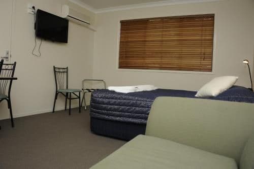 Standard Deluxe Queen and Sofa Room