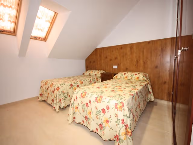 APARTMENT CAPACITY 6 THREE BEDROOM